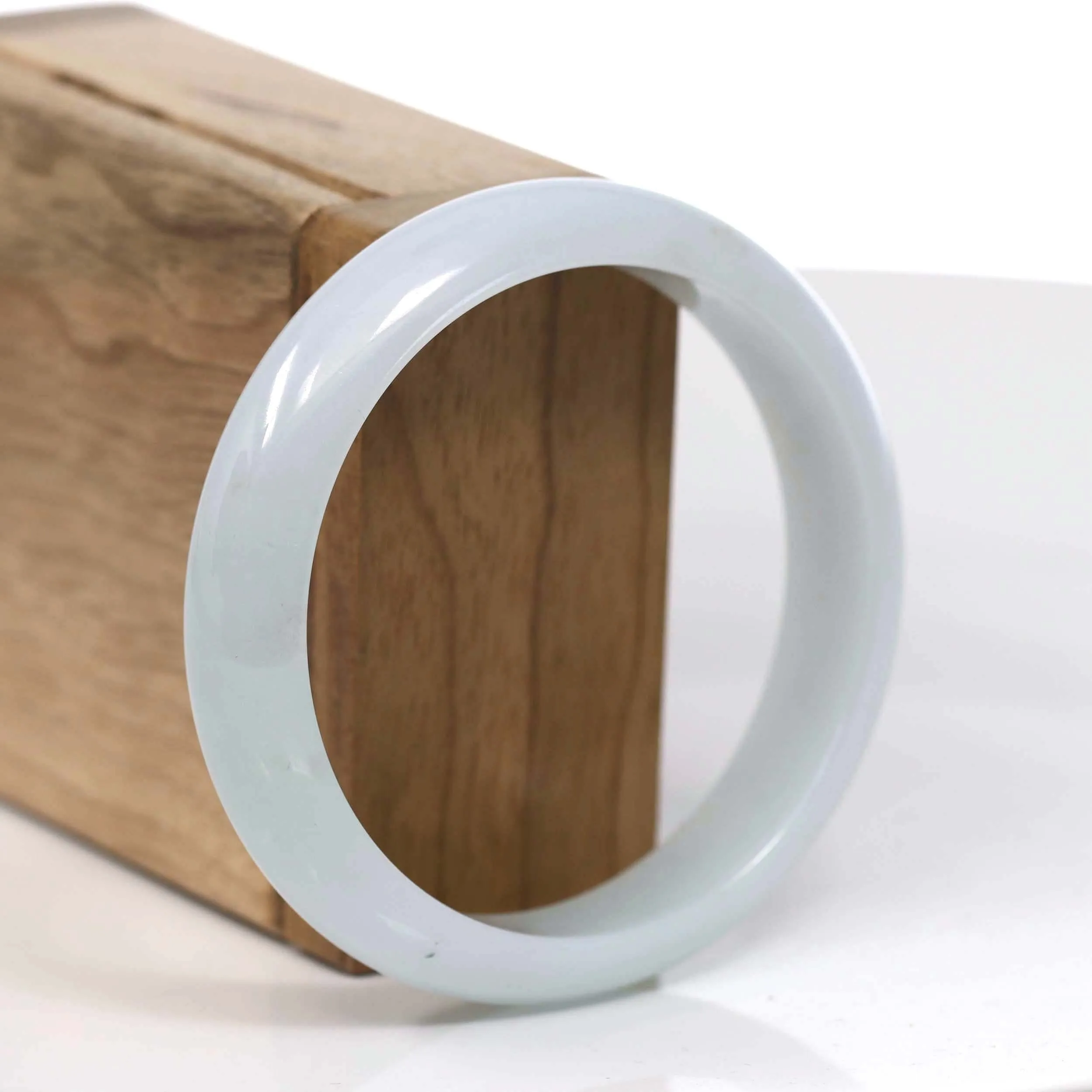 "Classic Bangle" Light Lavender Natural Burmese Jadeite Jade Bangle ( 57.84mm ) #T138
